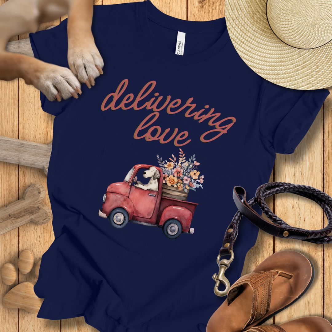 Delivering Love - T-Shirt Unisex Modern Fit - Weich & Leicht
