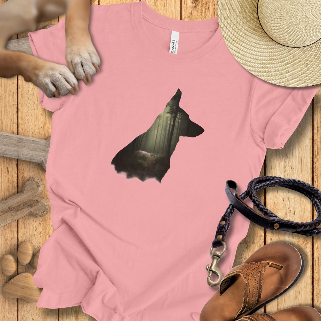 Schäferhund Silhouette mit Wald - T-Shirt Unisex Slim Fit