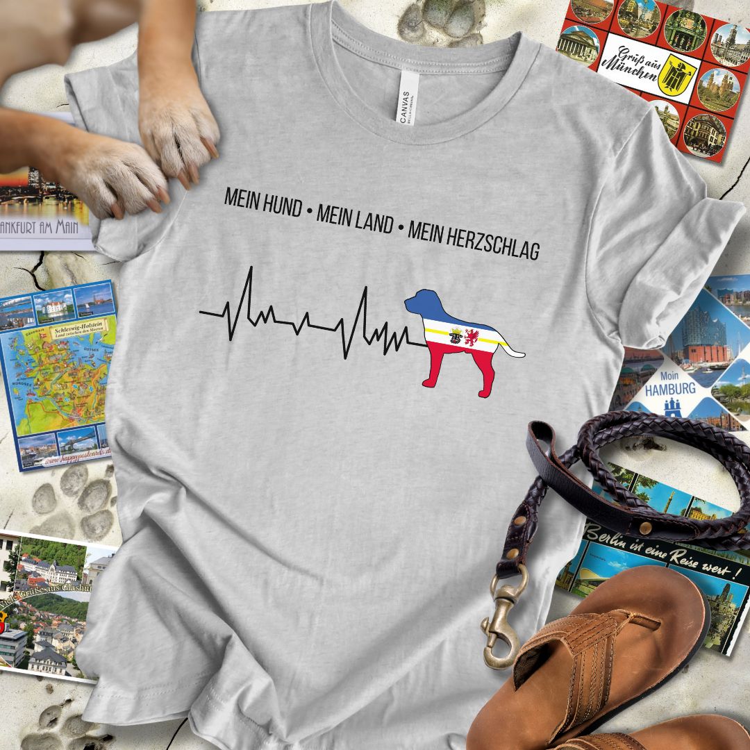 Mein Hund, Mein Land, Mein Herzschlag - Mecklenburg-Vorpommern - T-Shirt Unisex Slim Fit