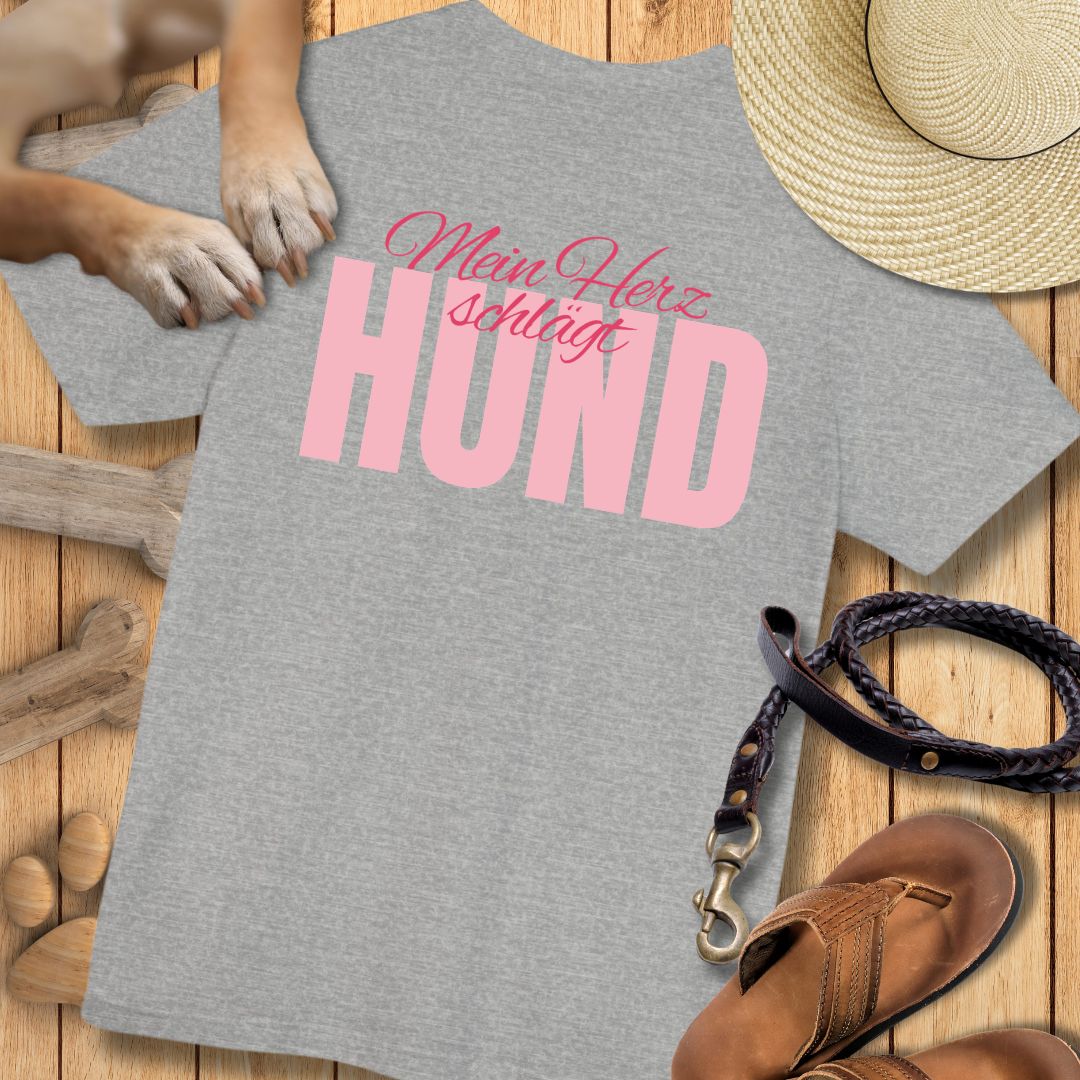 Mein Herz schlägt Hund - Nur Hinten - T-Shirt Unisex Modern Fit - Weich & Leicht
