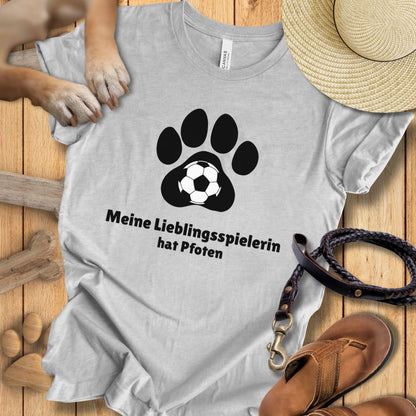Meine Lieblingsspielerin hat Pfoten - WM-Edition - T-Shirt Unisex Modern Fit - Weich & Leicht