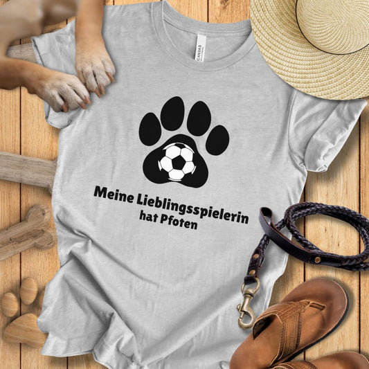 Meine Lieblingsspielerin hat Pfoten - WM-Edition - T-Shirt Unisex Modern Fit - Weich & Leicht