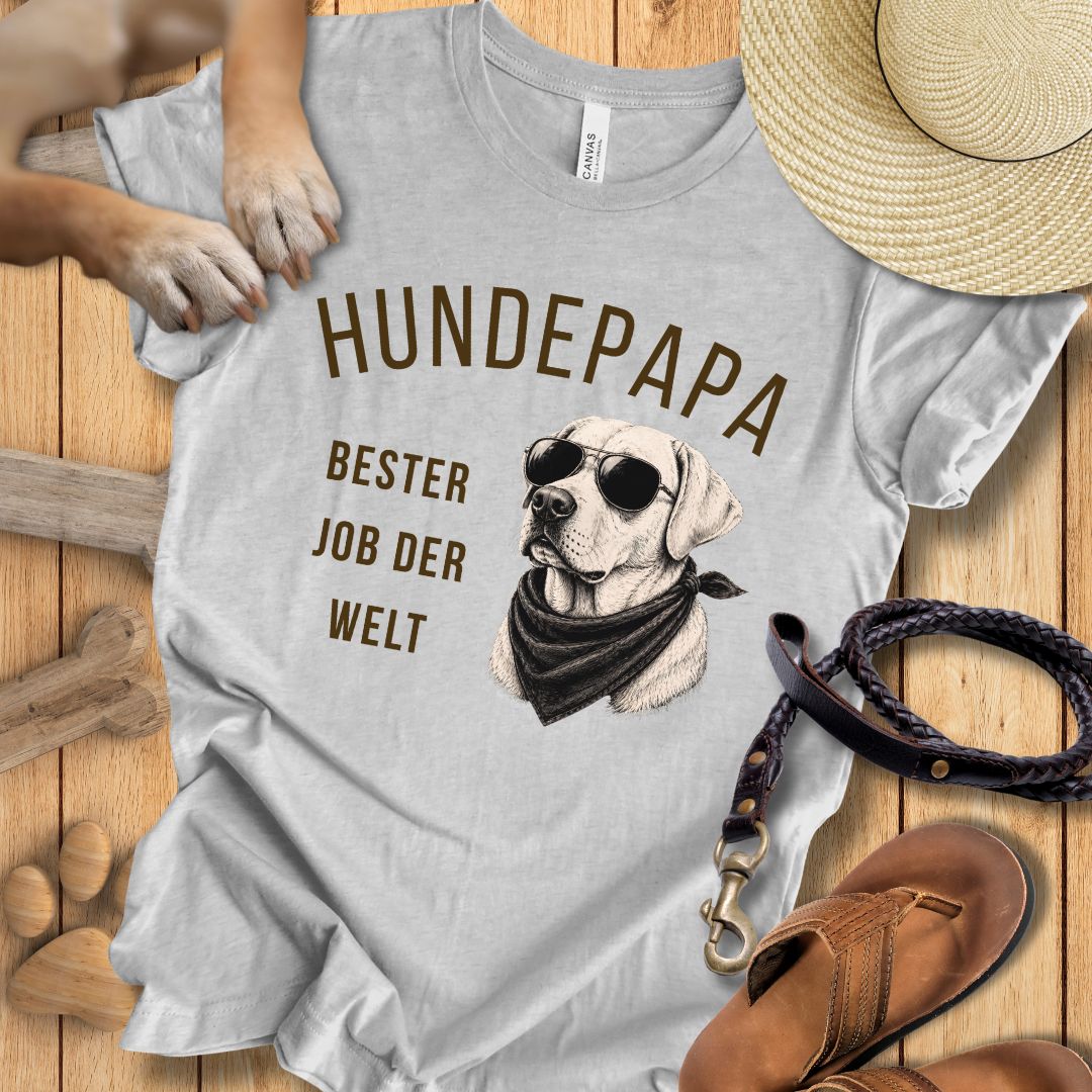 T-Shirt des Monats Mai "Bester Job der Welt: Hundepapa" - T-Shirt Unisex Modern Fit - Weich & Leicht