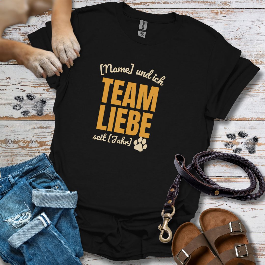 Team Liebe Personalisierbar - T-Shirt Unisex Classic Fit - Bequemer Klassiker