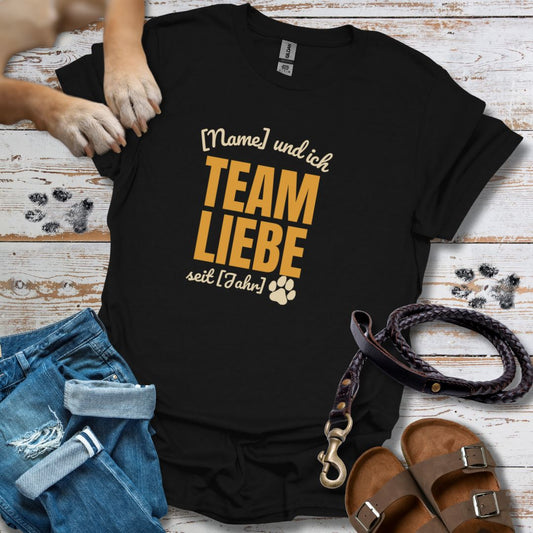 Team Liebe Personalisierbar - T-Shirt Unisex Classic Fit - Bequemer Klassiker