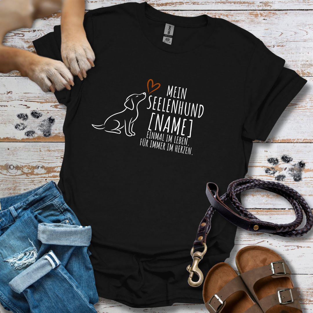 Mein Seelenhund Personalisierbar - T-Shirt Classic Fit - Bequemer Klassiker