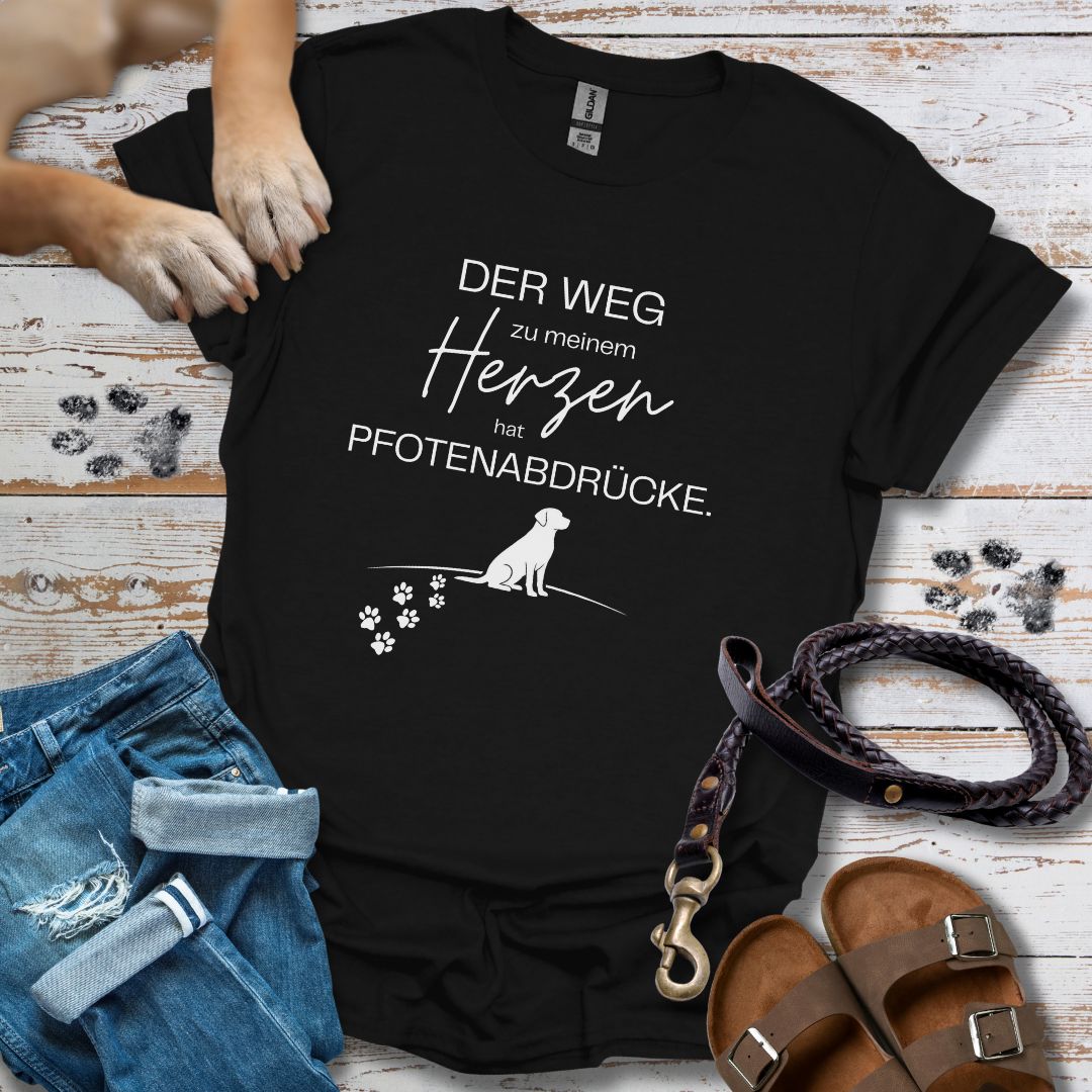 Der Weg zu meinem Herzen hat Pfotenabdrücke - T-Shirt Unisex Classic Fit - Bequemer Klassiker