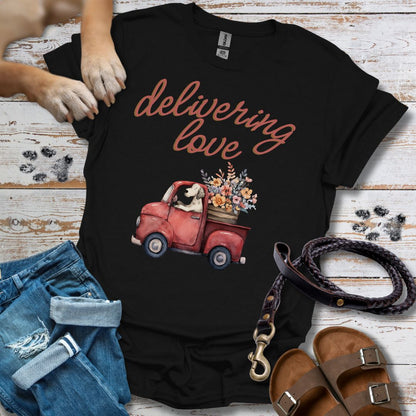 Delivering Love - T-Shirt Unisex Classic Fit - Bequemer Klassiker