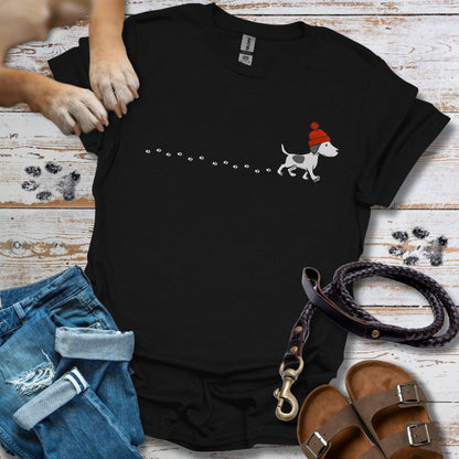 Kleiner Hund im Schnee - T-Shirt Unisex Classic Fit - Bequemer Klassiker
