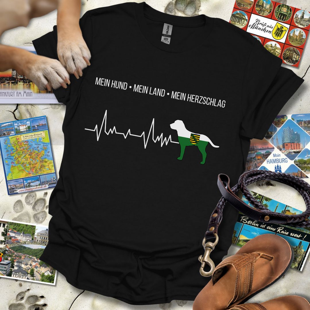 Mein Hund, Mein Land, Mein Herzschlag - Sachsen - T-Shirt Unisex Relaxed Fit