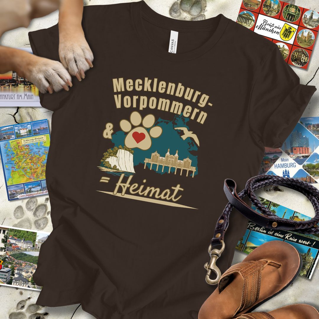 Mecklenburg-Vorpommern & Hund = Heimat - T-Shirt Unisex Modern Fit - Weich & Leicht