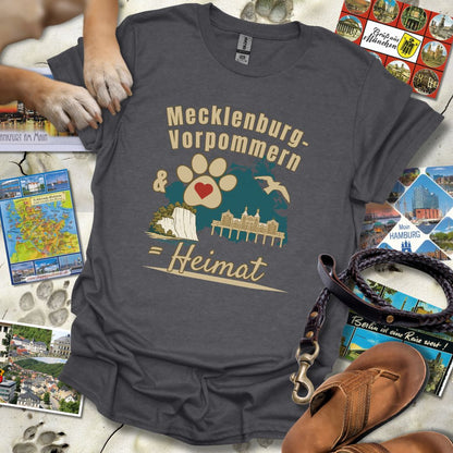 Mecklenburg-Vorpommern & Hund = Heimat - T-Shirt Classic Fit - Bequemer Klassiker