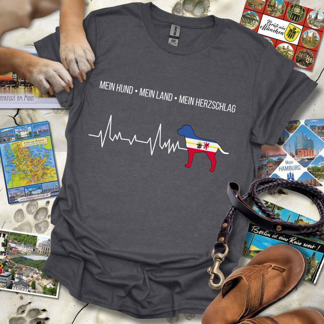 Mein Hund, Mein Land, Mein Herzschlag - Mecklenburg-Vorpommern - T-Shirt Unisex Relaxed Fit