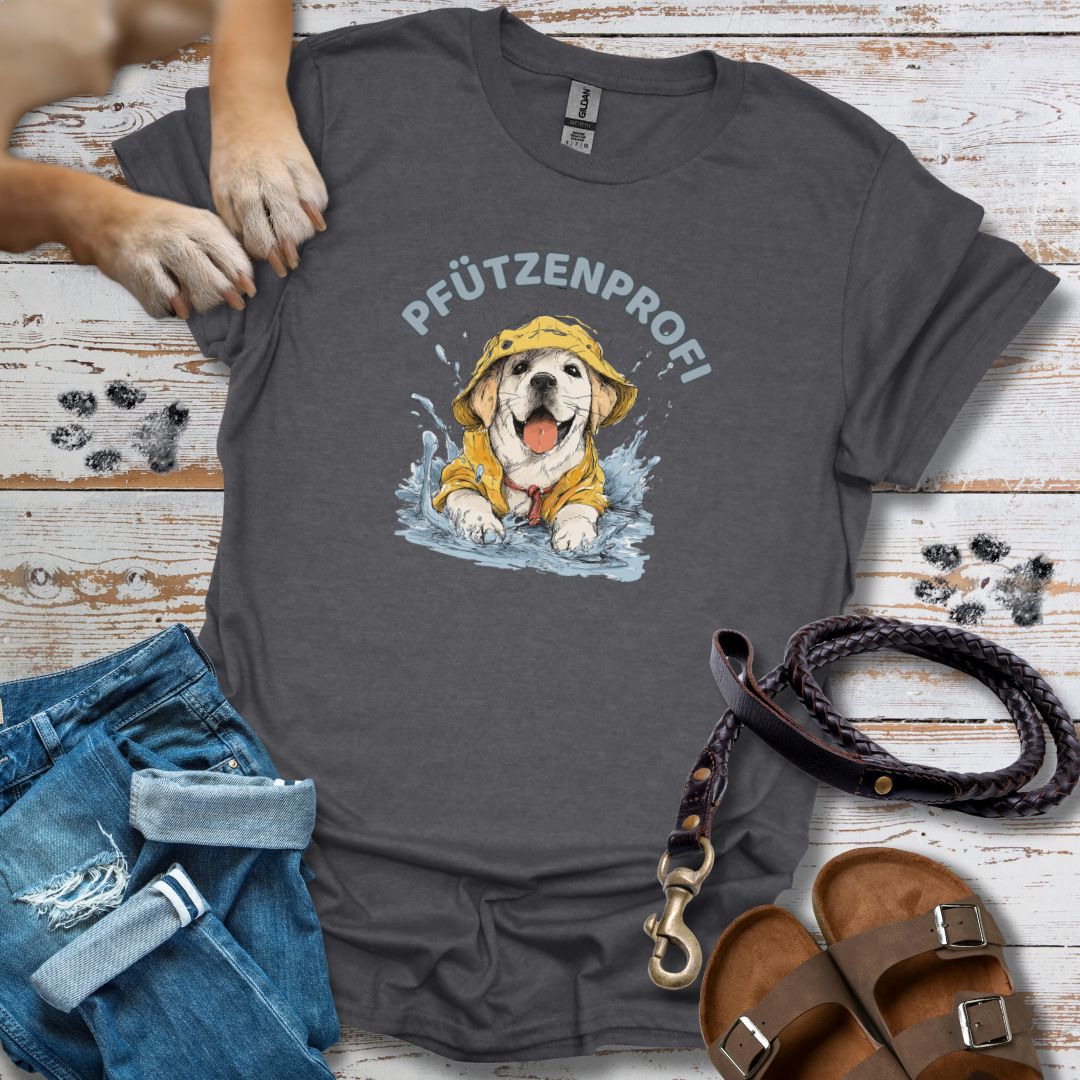 T‑Shirt des Monats November "Pfützenprofi" - T-Shirt Unisex Classic Fit - Bequemer Klassiker