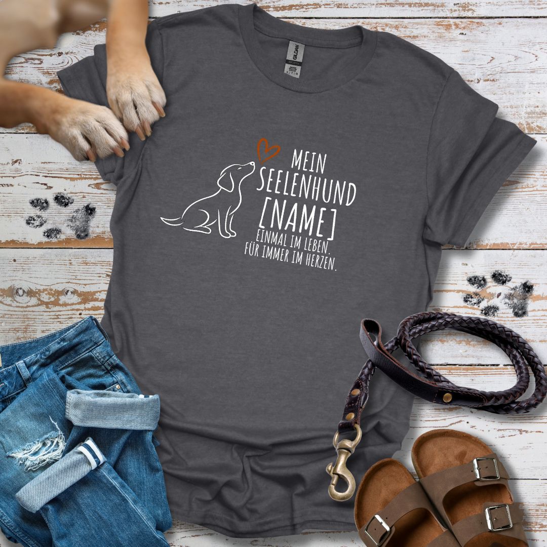 Mein Seelenhund Personalisierbar - T-Shirt Classic Fit - Bequemer Klassiker