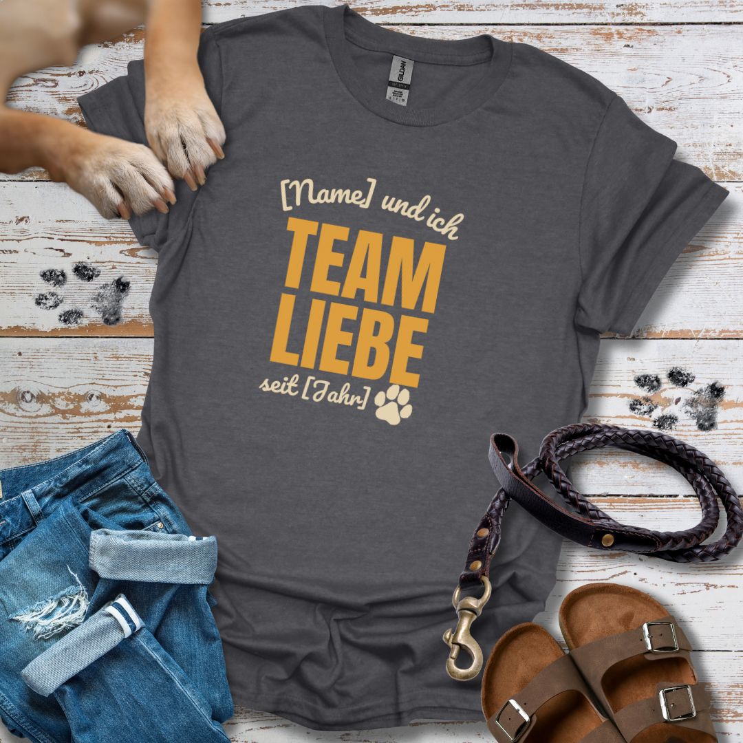 Team Liebe Personalisierbar - T-Shirt Unisex Classic Fit - Bequemer Klassiker