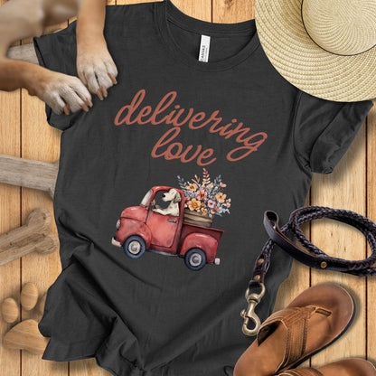 Delivering Love - T-Shirt Unisex Modern Fit - Weich & Leicht