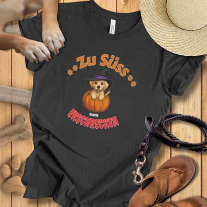 T‑Shirt des Monats Oktober "Zu Süss zum Erschrecken" - Halloween- T-Shirt Unisex Modern Fit - Weich & Leicht