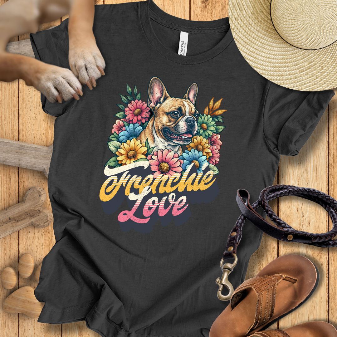 Frenchie Love - Französische Bulldogge - T-Shirt Unisex Modern Fit - Weich & Leicht