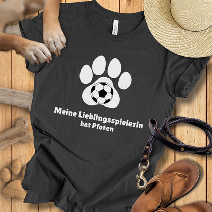 Meine Lieblingsspielerin hat Pfoten - WM-Edition - T-Shirt Unisex Modern Fit - Weich & Leicht
