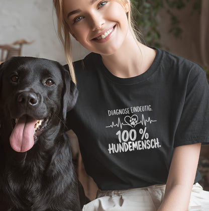 Diagnose Eindeutig: 100% Hundemensch - Premium T-Shirt Modern Fit - Weich & Leicht