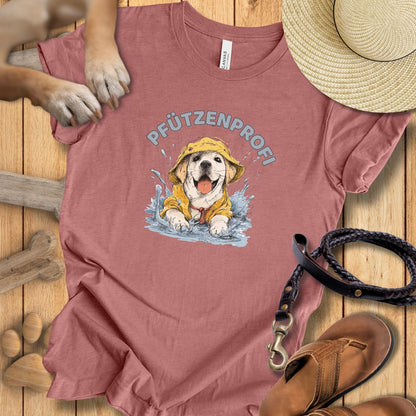 T‑Shirt des Monats November "Pfützenprofi" - T-Shirt Unisex Modern Fit - Weich & Leicht