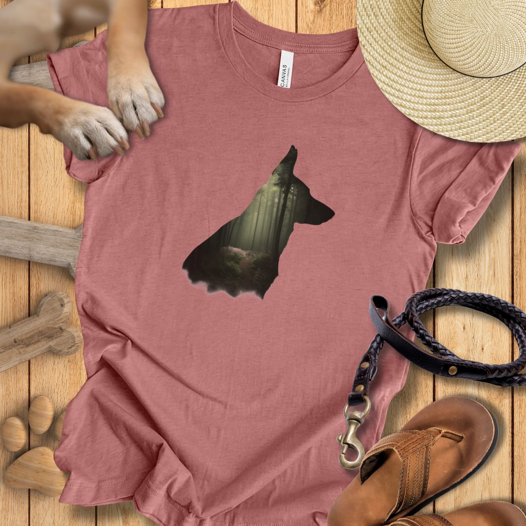 Schäferhund Silhouette mit Wald - T-Shirt Unisex Slim Fit