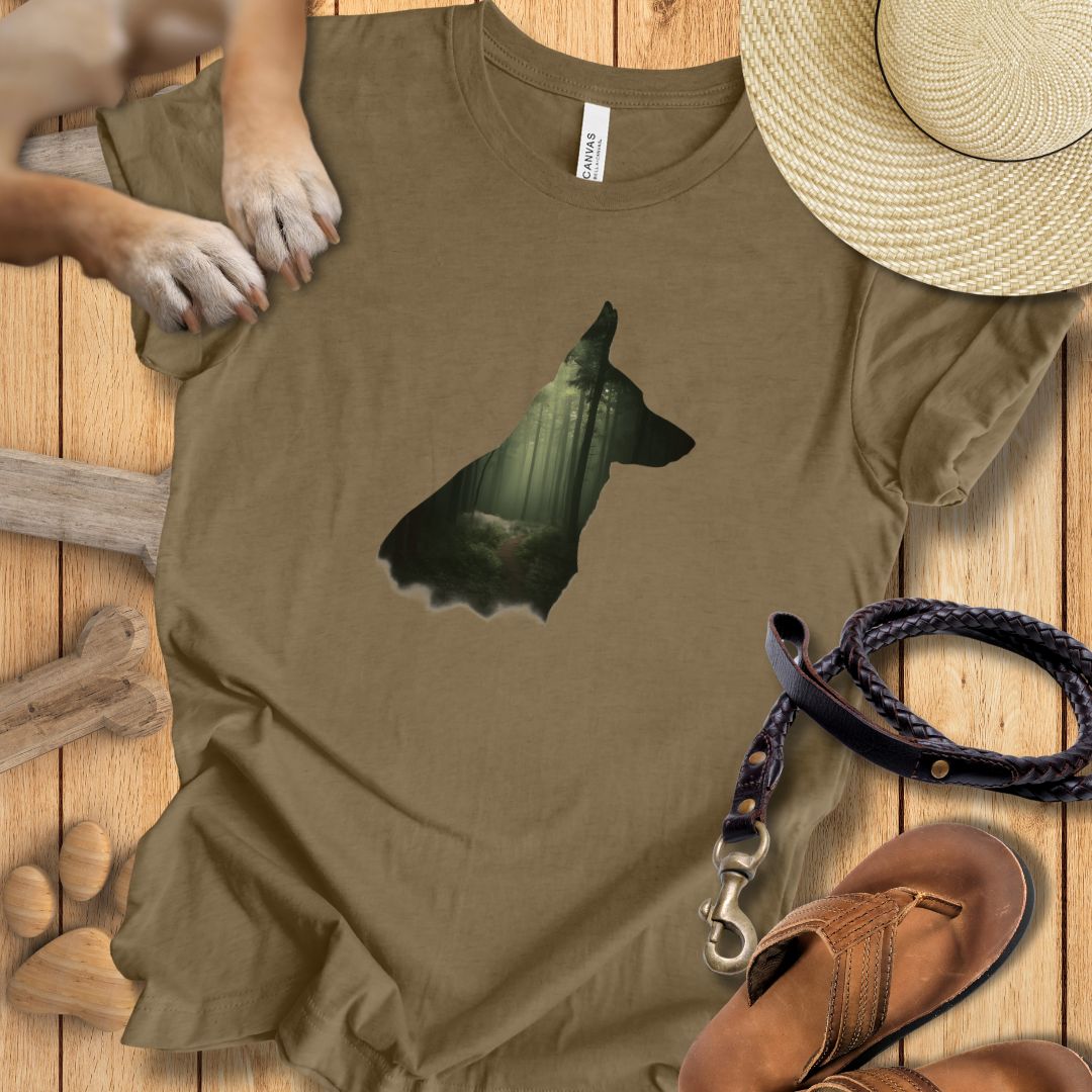 Schäferhund Silhouette mit Wald - T-Shirt Unisex Slim Fit