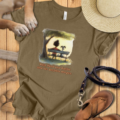 Mein Hund und Kaffee sind der perfekte Morgen - T-Shirt Unisex Modern Fit - Weich & Leicht