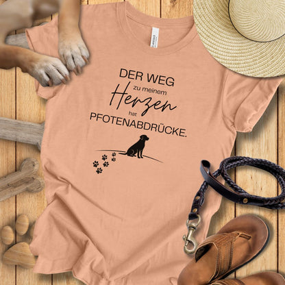 Der Weg zu meinem Herzen hat Pfotenabdrücke - T-Shirt Unisex Modern Fit - Weich & Leicht