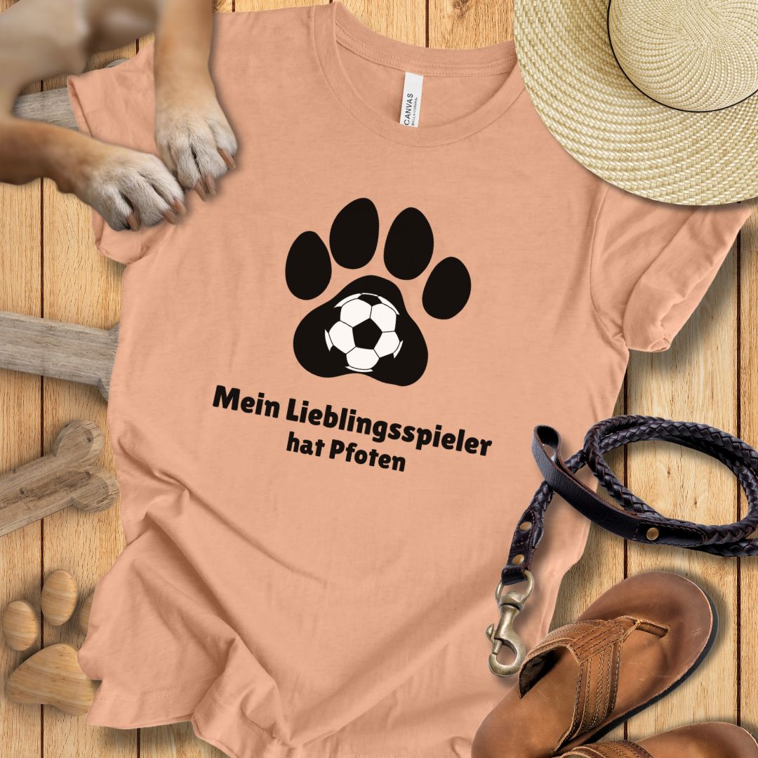 Mein Lieblingsspieler hat Pfoten - WM-Edition - T-Shirt Unisex Modern Fit - Weich & Leicht