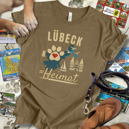 Lübeck & Hund = Heimat - T-Shirt Unisex Modern Fit - Weich & Leicht