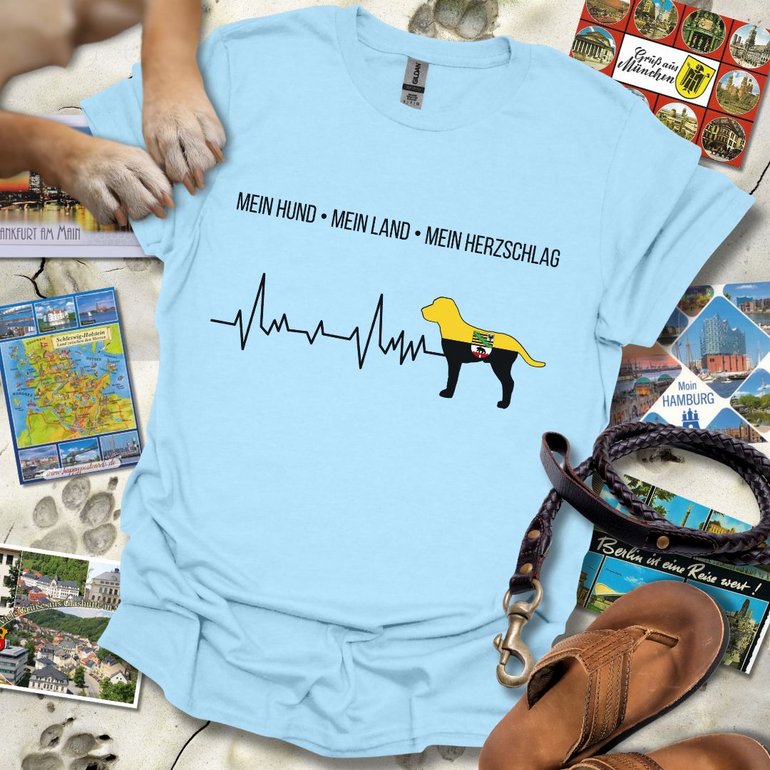 Mein Hund, Mein Land, Mein Herzschlag - Sachsen-Anhalt - T-Shirt Unisex Relaxed Fit