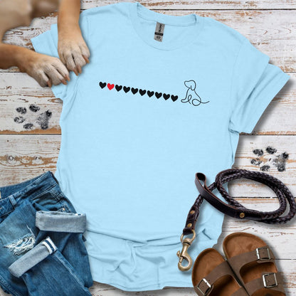 Kleiner Hund mit Herzen - T-Shirt Damen Classic Fit - Bequemer Klassiker