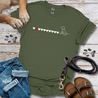 Kleiner Hund mit Herzen - T-Shirt Damen Classic Fit - Bequemer Klassiker