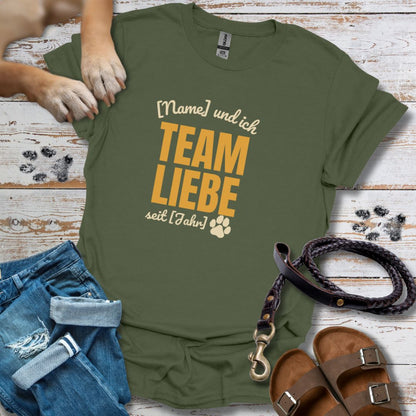 Team Liebe Personalisierbar - T-Shirt Unisex Classic Fit - Bequemer Klassiker