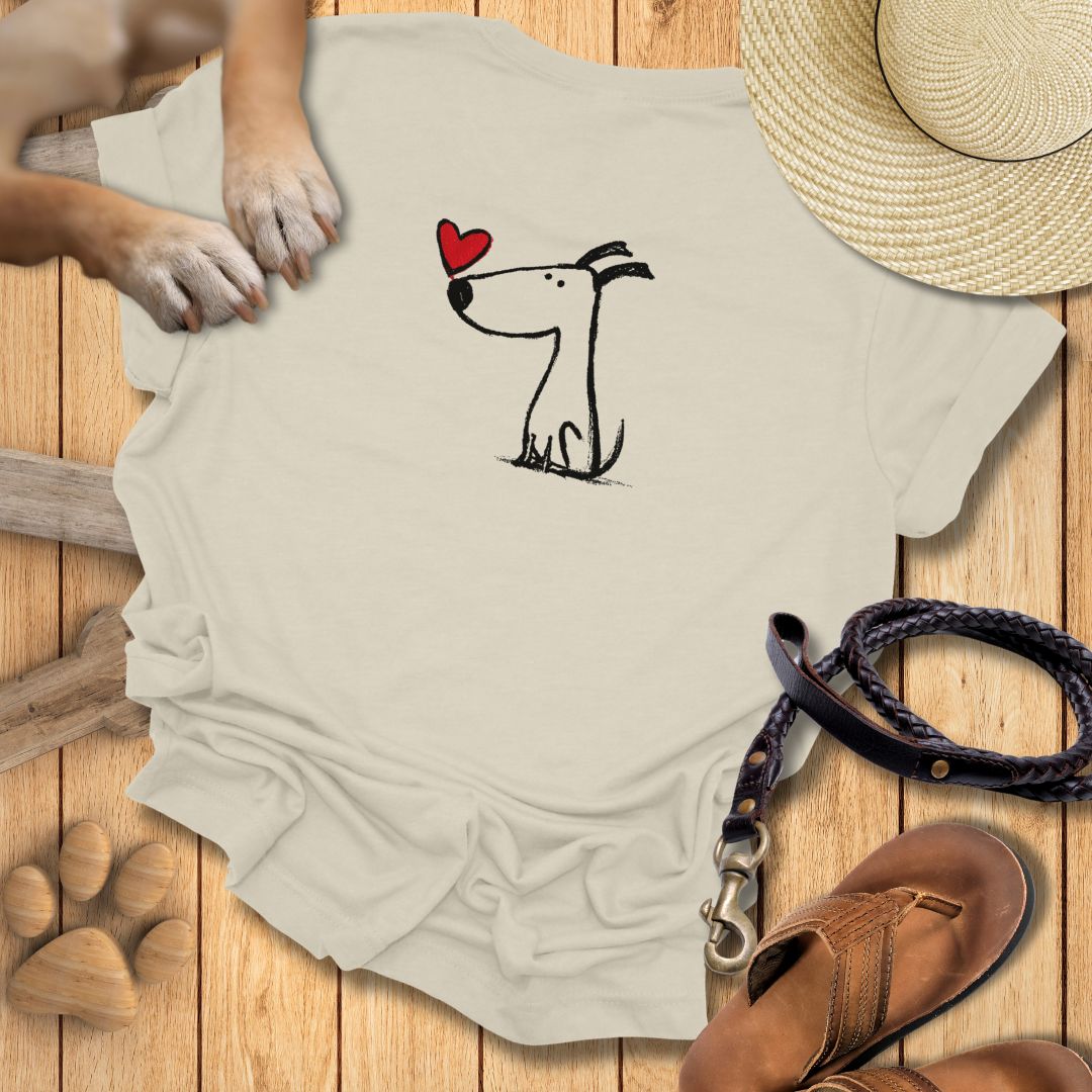 Kleiner Hund mit Herz - Beidseitig bedrucktes T-Shirt Damen Slim Fit