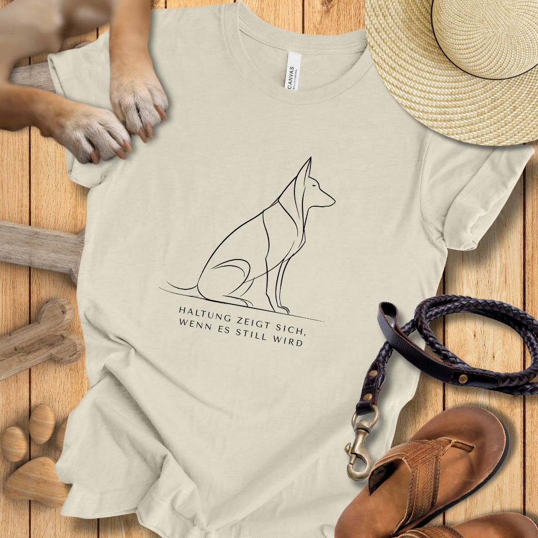 Haltung zeigt sich, wenn es still wird - Schäferhund - T-Shirt Unisex Modern Fit - Weich & Leicht