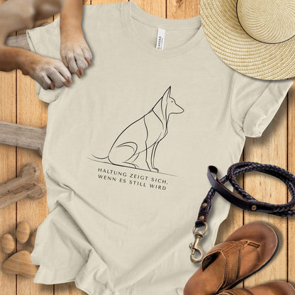 Haltung zeigt sich, wenn es still wird - Schäferhund - T-Shirt Unisex Modern Fit - Weich & Leicht