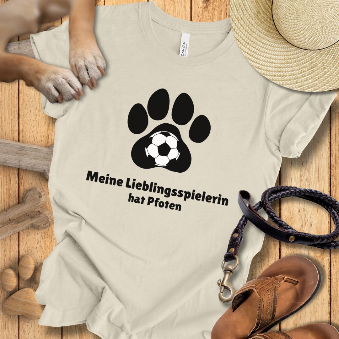 Meine Lieblingsspielerin hat Pfoten - WM-Edition - T-Shirt Unisex Modern Fit - Weich & Leicht