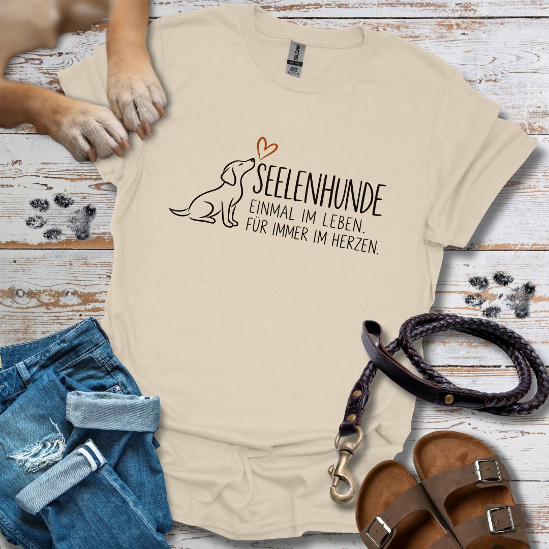 Seelenhunde – "Einmal im Leben, für immer im Herzen" - T-Shirt Classic Fit - Bequemer Klassiker