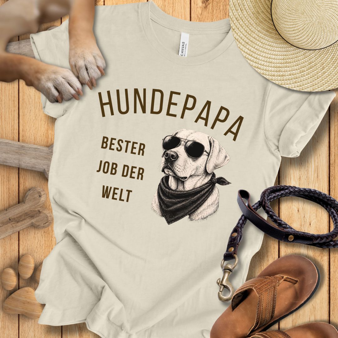T-Shirt des Monats Mai "Bester Job der Welt: Hundepapa" - T-Shirt Unisex Modern Fit - Weich & Leicht