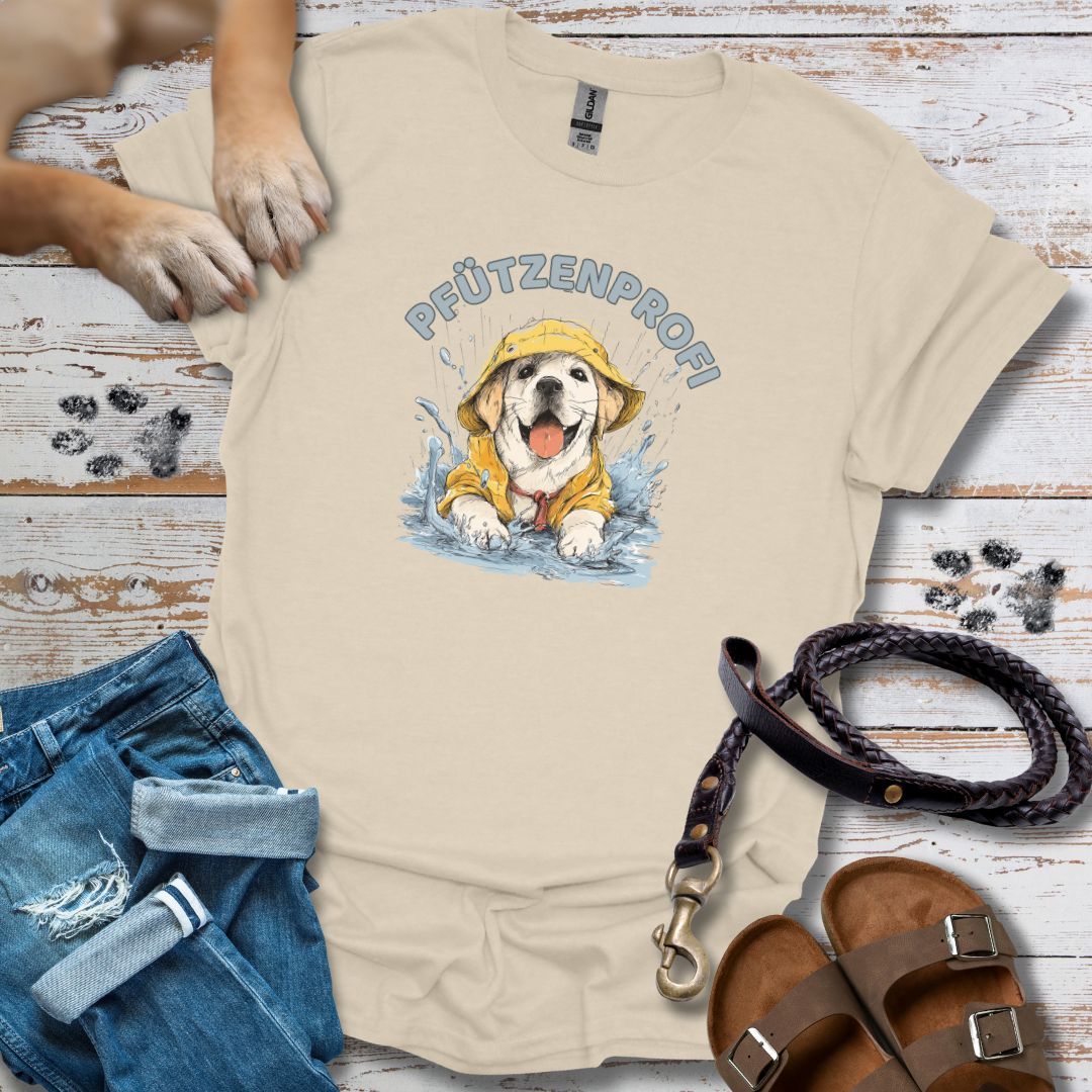 T‑Shirt des Monats November "Pfützenprofi" - T-Shirt Unisex Classic Fit - Bequemer Klassiker
