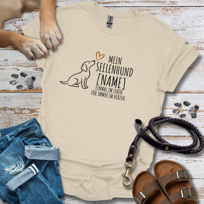 Mein Seelenhund Personalisierbar - T-Shirt Classic Fit - Bequemer Klassiker