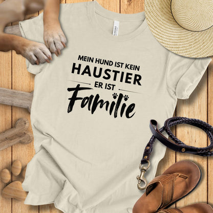 Mein Hund ist kein Haustier, er ist Familie - T-Shirt Unisex Modern Fit - Weich & Leicht