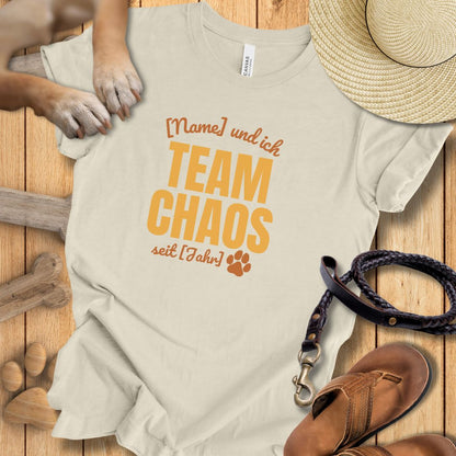 Team Chaos Personalisierbar - T-Shirt Unisex Modern Fit - Weich & Leicht