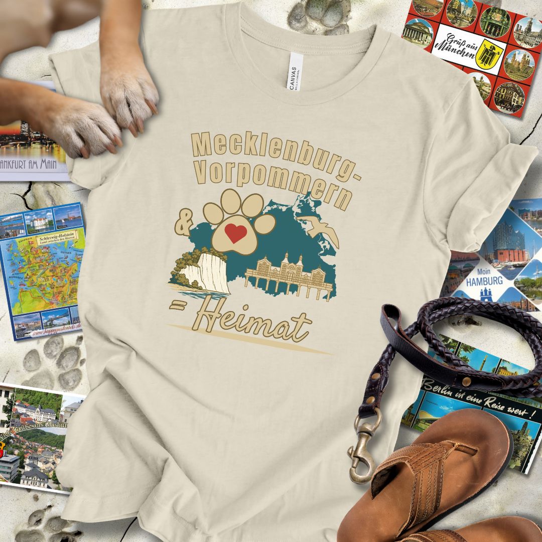 Mecklenburg-Vorpommern & Hund = Heimat - T-Shirt Unisex Modern Fit - Weich & Leicht