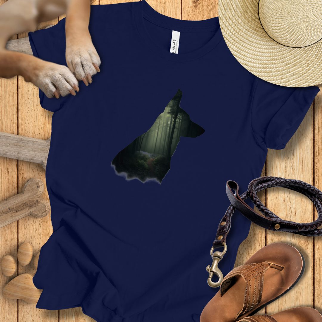 Schäferhund Silhouette mit Wald - T-Shirt Unisex Slim Fit