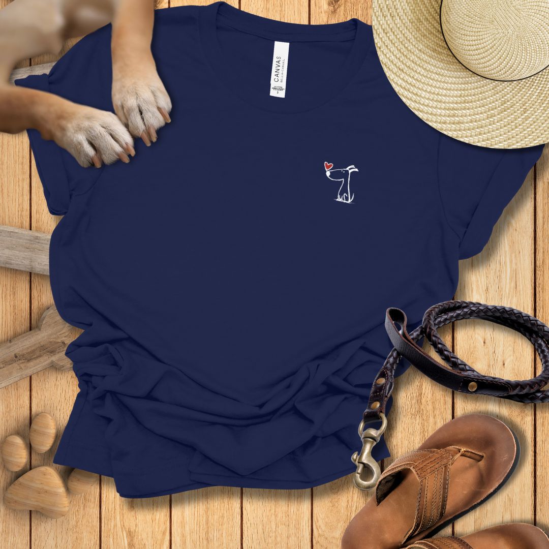 Kleiner Hund mit Herz - Beidseitig bedrucktes T-Shirt Damen Slim Fit