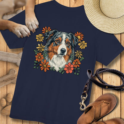 Australian Shepherd in Blumen - Nur Hinten - T-Shirt Unisex Modern Fit - Weich & Leicht